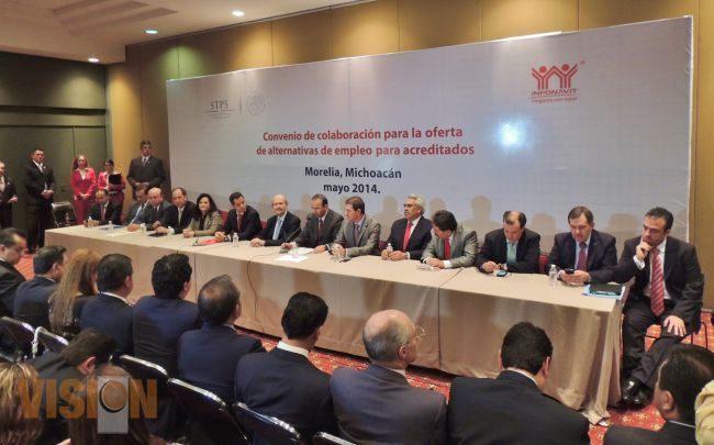 La STPS y el Infonavit Michoacán, firmaron un convenio de colaboración.