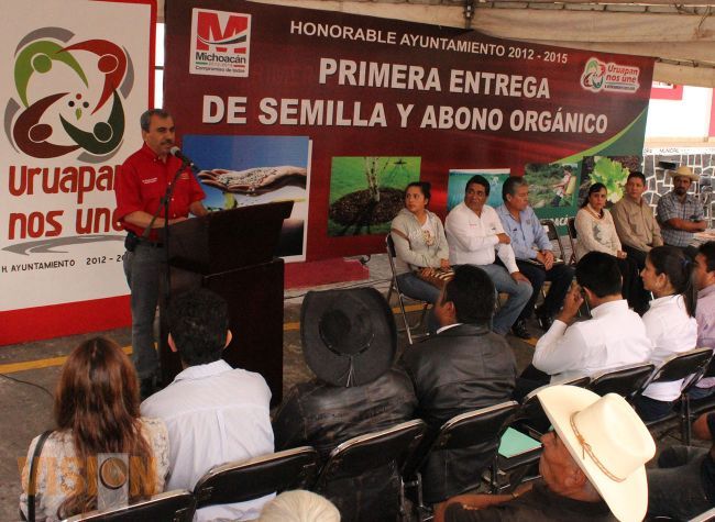 Dan fuerte apoyo a familias de muy alta marginación de Uruapan