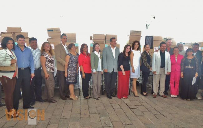 DIF Estatal hizo entrega de hizo entrega de equipamiento para 122 espacios alimenticios.