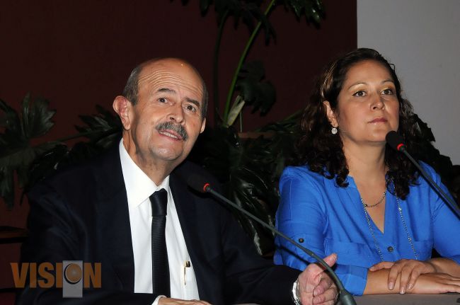 Acudirá el gobernador Fausto Vallejo a revisión médica protocolaria.