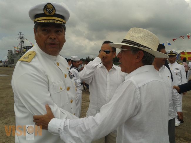 El Rector Salvador Jara asiste a celebración del Día de la Marina