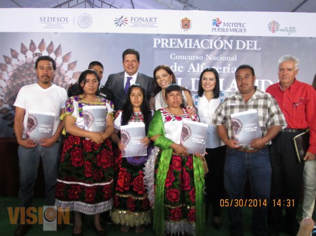 Ganan ocho artesanos michoacanos en el Concurso Nacional de Alfarería.