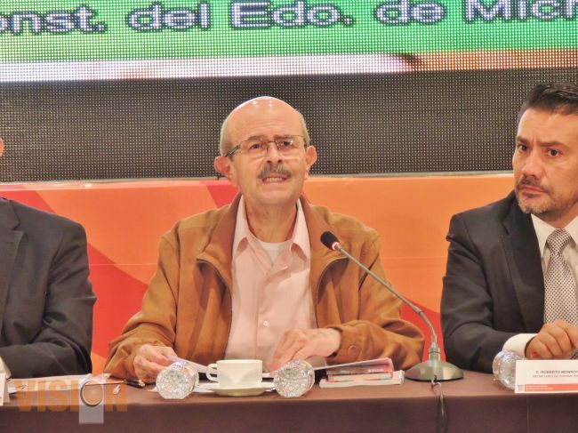“sólo un necio, un tonto, o mezquino no puede aceptar lo que se esta haciendo en Michoacán” FVF.