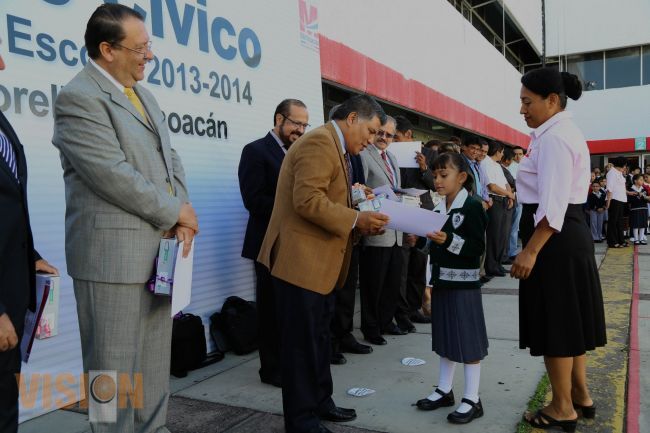 Premian a ganadores de concurso de pintura  “la educación y la paz”.