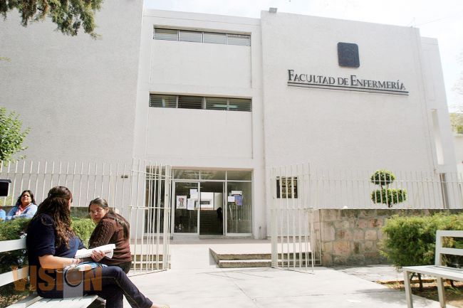 Celebra facultad de enfermería 19 foro de investigación para estudiantes.