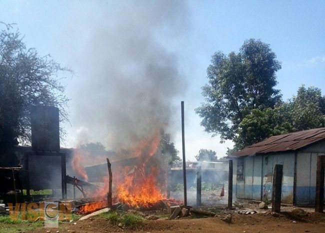 Se quemó casita de madera en antigua estación del tren en Uruapan