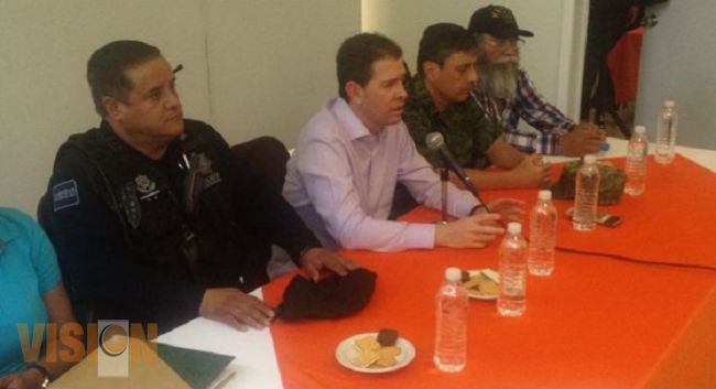 Se reúne Alfredo Castillo con representantes sociales de Apatzingán