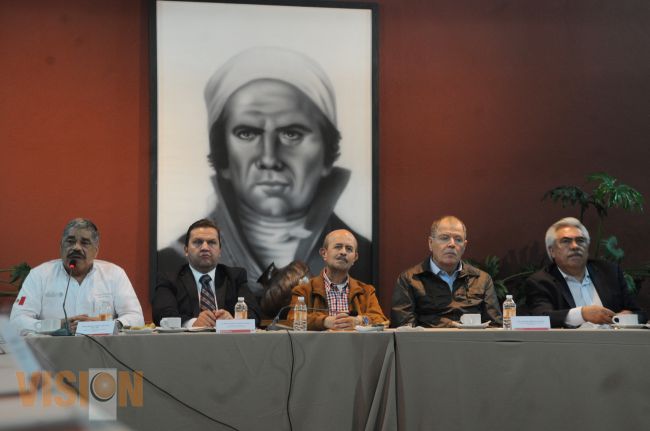 “Calentamos motores” para relanzar al puerto de Lázaro Cárdenas: FVF.