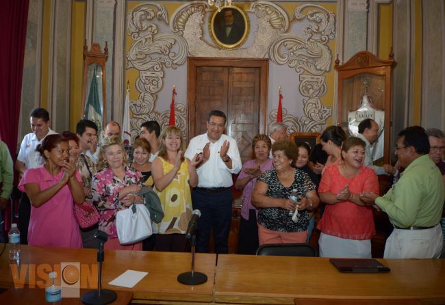 Refrendan voluntad Ayuntamiento y locatarios para rehabilitación del mercado “San Agustín”.