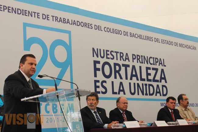 Reconoce Marco Vinicio labor de sindicalizados del COBAEM en su 29 aniversario