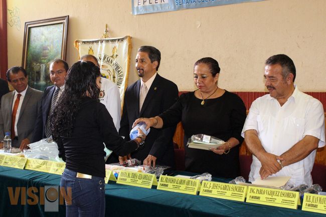 Celebró la escuela preparatoria Lic. Eduardo Ruiz el 51 Aniversario