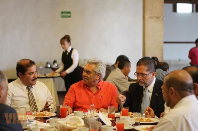 Se reúne Chon Orihuela con líderes de la FSTSE