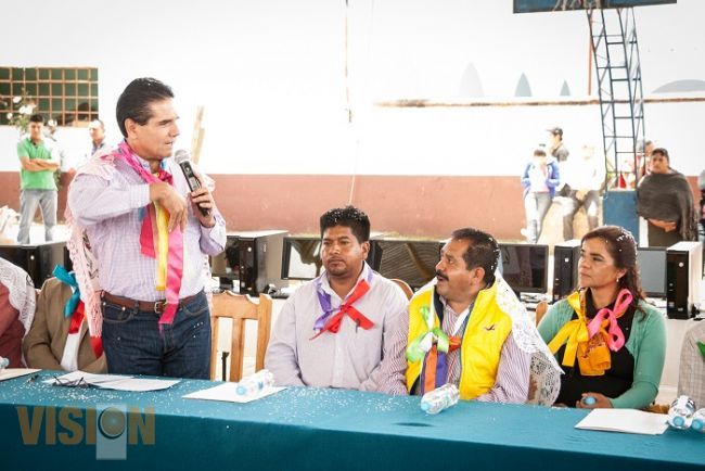 Silvano apoya al sector educativo con acciones reales