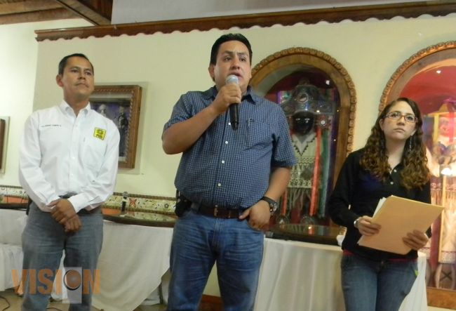 Convive con periodistas el diputado Manriquez