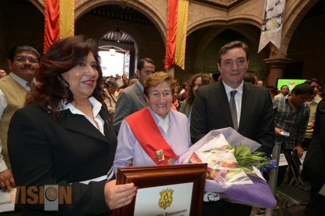Continua abierta convocatoria para “Presea Amalia Solórzano Bravo”. 