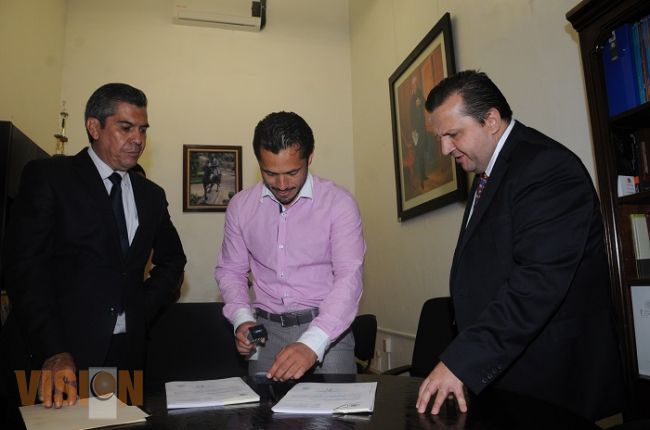 Entrega Secretario de Gobierno Reforma de Estado ante el Congreso 
