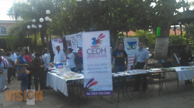 CEDH participa en Aguililla en Feria de salud, derechos humanos y migración
