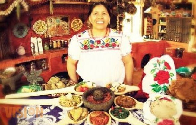 Cocineras Tradicionales Michoacanas reunidas con 22 chefs de México en el Museo de Artes Populares.