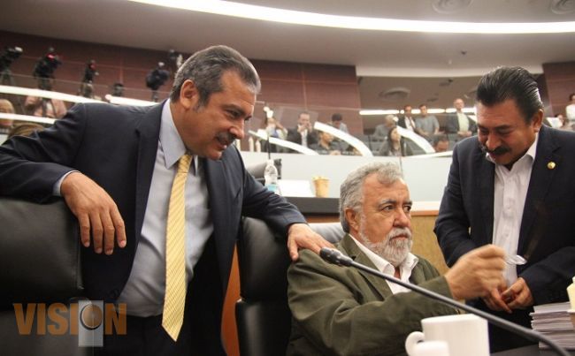 PRI y PAN violentan la legalidad, violan procedimiento de leyes secundarias: Raúl Morón 