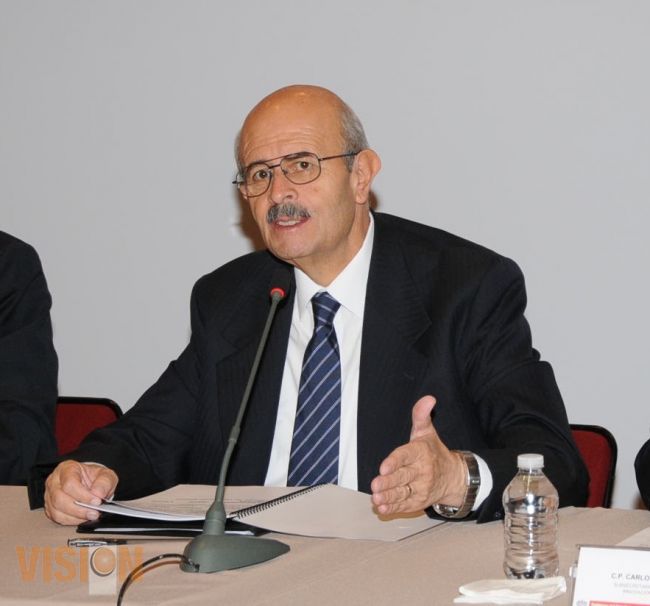 El Gobernador Fausto Vallejo acude a su chequeo médico a Estados Unidos