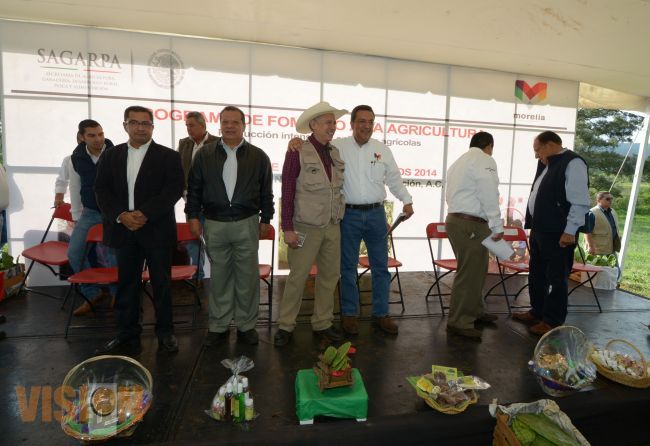 Entrega Federación recursos económicos al sistema producto nopal de Morelia.