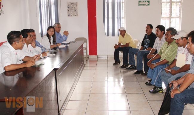 Gobierno Municipal atiende peticiones de habitantes de Nuevo Zirosto
