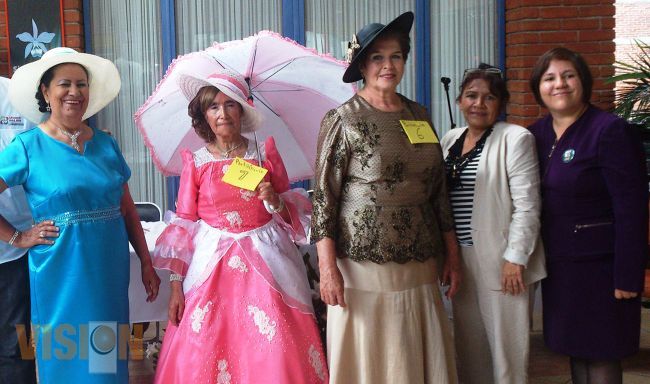 Regidora Sara Villicaña encabezó eventos de aniversario de grupos de adultos mayores
