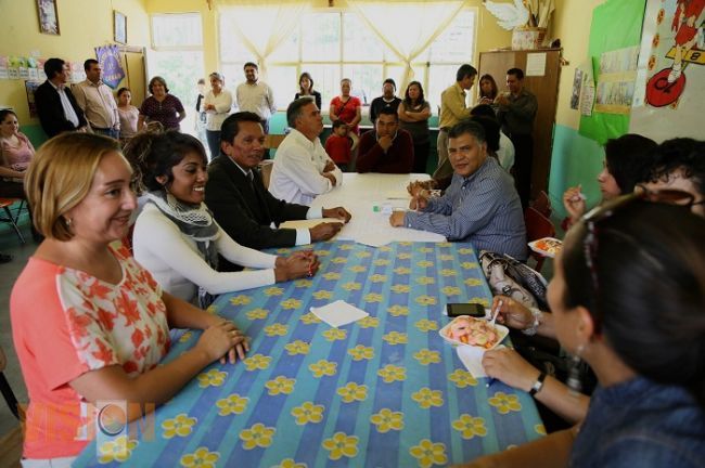 Refrenda Jesús Sierra compromiso con escuelas de Zinapécuaro