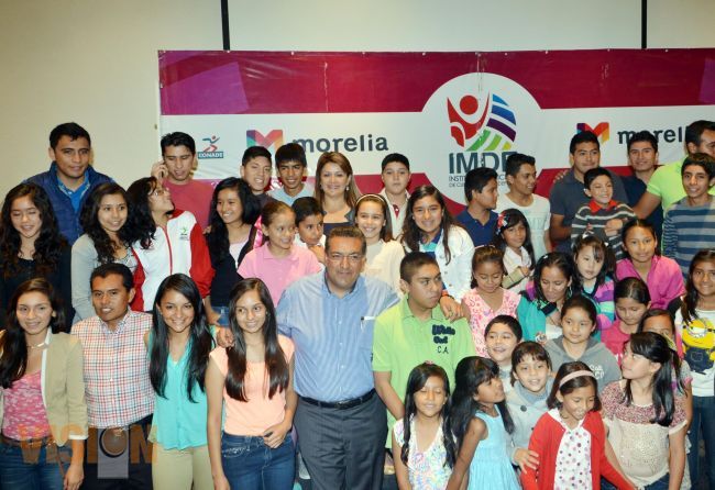 Reconoce WLM a morelianos medallistas y deportistas destacados en patinaje.