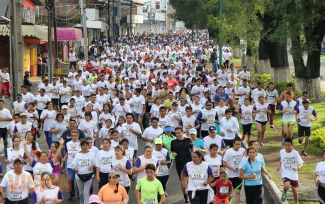 Más de 6 mil participantes registró la Carrera Atlética de Uruapan
