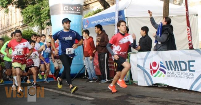 Celebra Cruz Roja su segunda carrera atlética