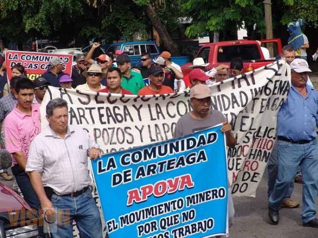Marchan para exigir reactivación económica y laboral del Puerto de Lázaro Cárdenas