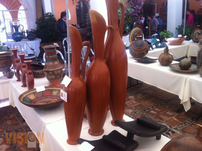 Maestros artesanos y nuevos valores de Zinapécuaro dan muestra de su talento y creatividad. 