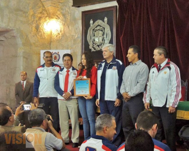 La UMSNH entrega reconocimientos a deportistas que ganaron medallas en Universiada Nacional 2014.