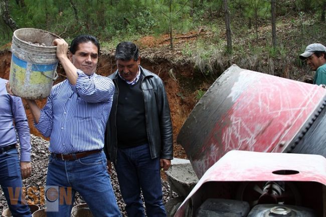 Entrega Silvano obras en Michoacán por más de 25 millones de pesos como producto de su gestión