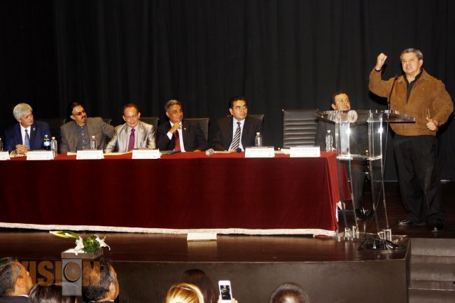 Presentan nuevo poemario nicolaita.