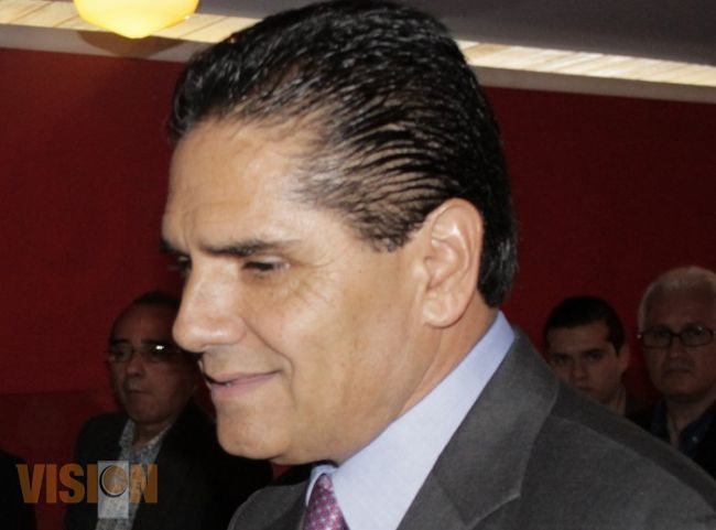 Civiles armados, muestra de que hay mucho por hacer en Michoacán: Silvano Aureoles