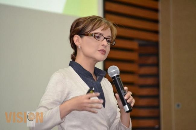Secretaria Auxiliar de la UMSNH imparte conferencia del trato ético de los animales