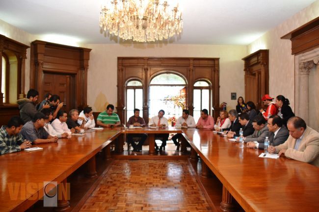 Conciliar el respeto a la ley con el desarrollo económico: Oseguera.