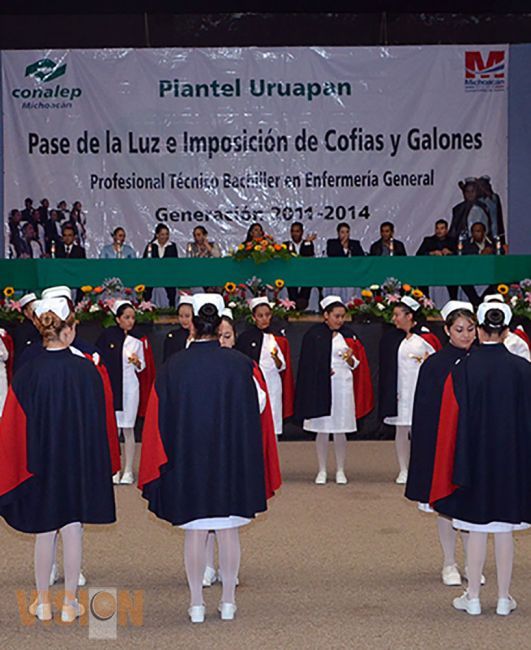 En el CONALEP Uruapan se graduaron 77 alumnos de Enfermería