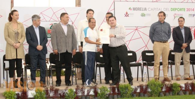 Entregan acta notarial de protocolización a 22 Ligas Municipales.