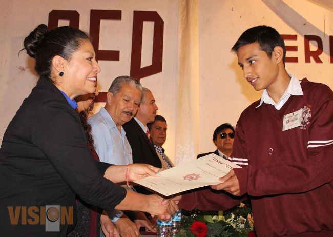 La educación cimentada en los valores es la herramienta fundamental para los jóvenes