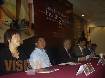 Coecyt entrega recursos para estancias de investigacion