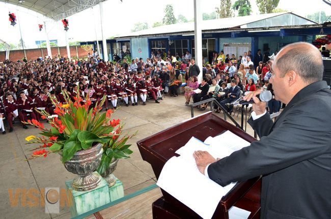 La educación como opción para enfrentar los retos de la vida: Ramón Hernández
