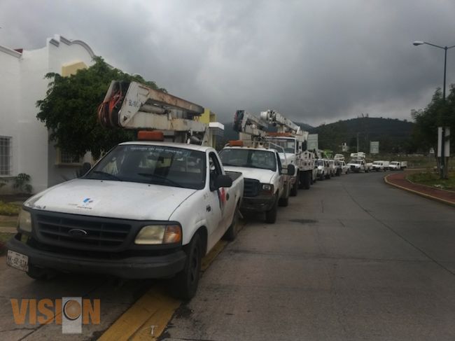 Renueva Ayuntamiento Moreliano luminarias en Villas del Pedregal 