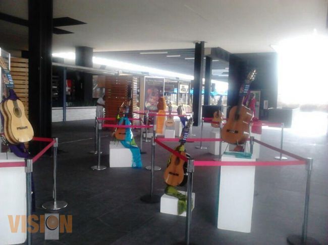 En Querétaro promociona Sedeco XLI feria nacional de la guitarra de Paracho 2014.