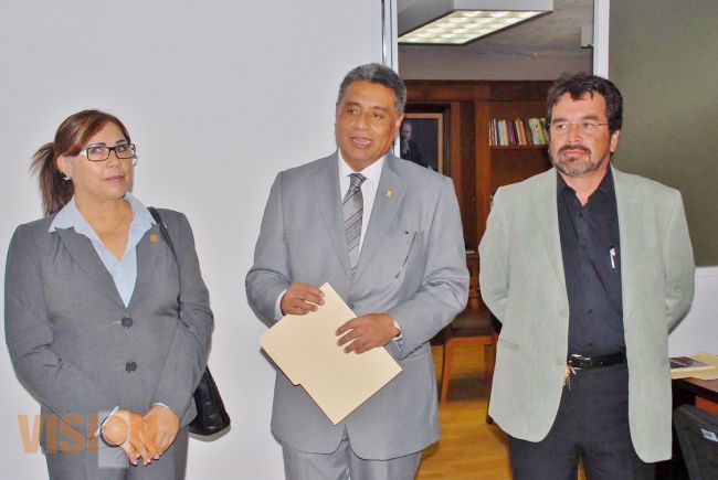 Realiza el Rector de la UMSNH relevos en la secretaría académica y administrativa.