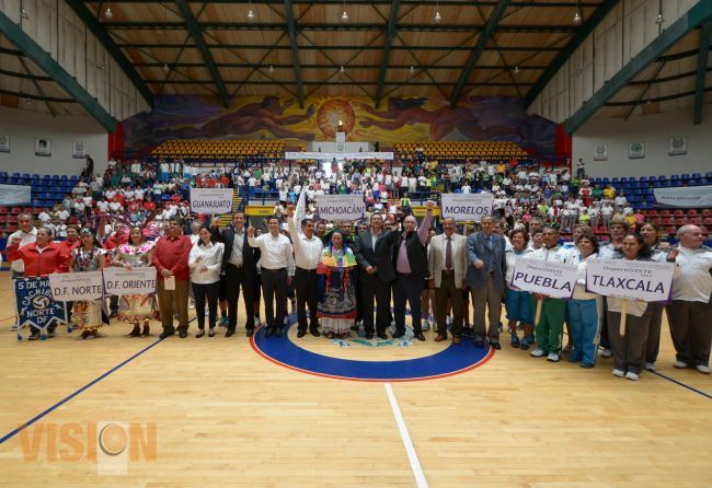 Morelia recibe a jubilados y pensionados del DEPORTISSSTE.
