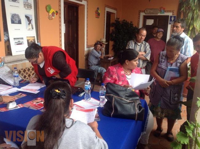 Presentan programas de microfinanciamiento a artesanos de Zinapécuaro.