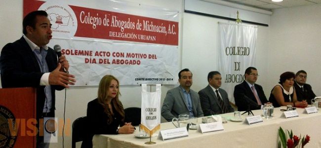 Sociedad exige abogados mejor preparados: Cruz Santoyo